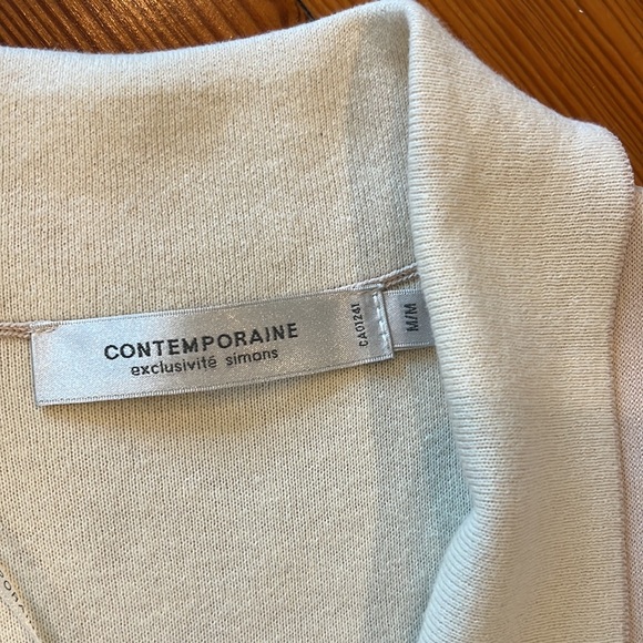 Shell pink and cream white sweater coat, with patch pockets and notched collar. - Picture 2 of 5